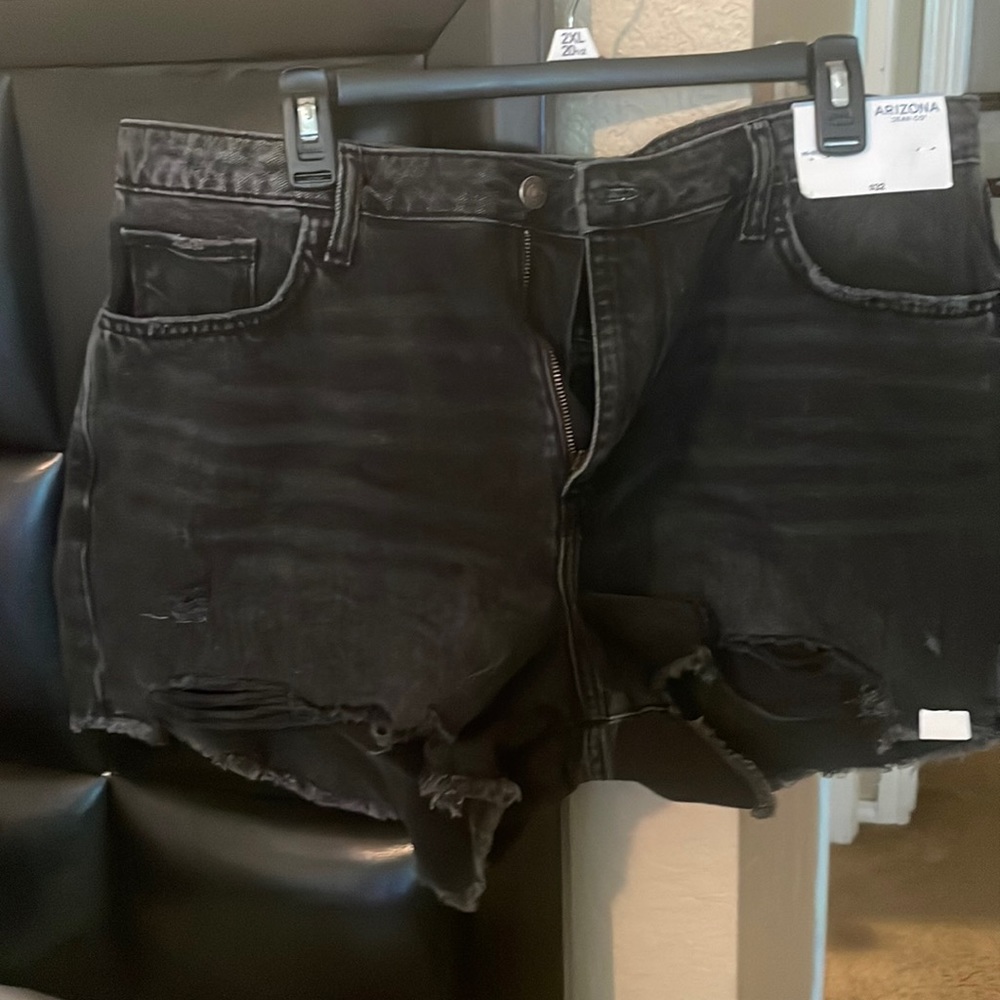 Juniors 17 black jean shorts ripped